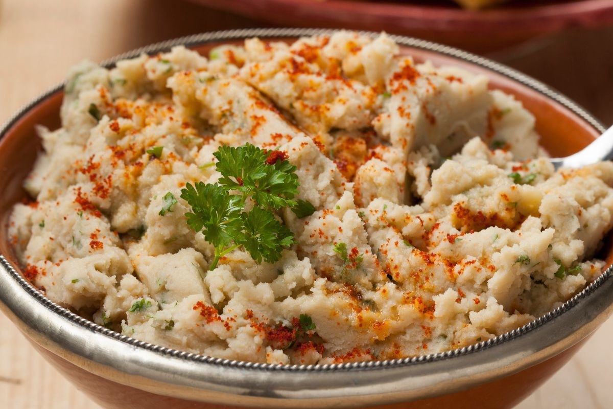 Fava to pasta z żółtego grochu