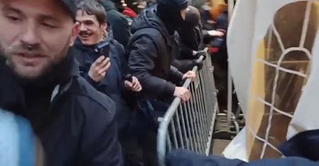 Atak na jarmark świąteczny. To nie ISIS, to antyszczepionkowcy