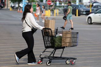 Polski Instytut Ekonomiczny: konsumpcja napędza gospodarkę po okresie spowolnienia