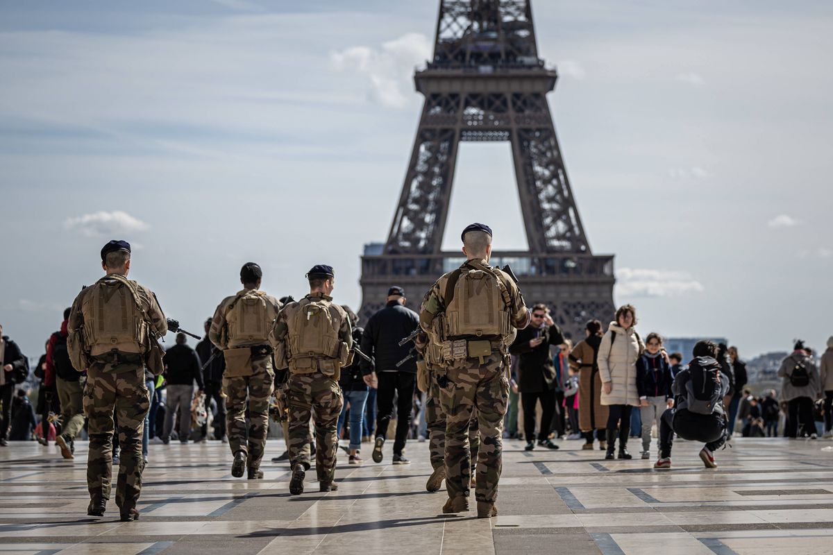 Francja wstrząśnięta "barbarzyńską zbrodnią". Ofiarą 15-latek 