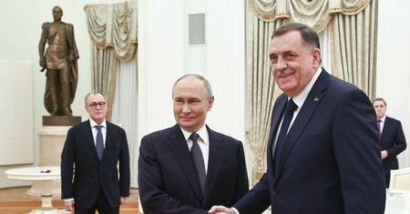 Lider bośniackich Serbów spotkał się z Putinem. Jest poszukiwany listem gończym