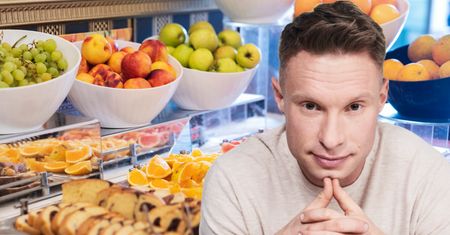 Michał Wrzosek radzi, jak jeść na all inclusive. Wrócisz bez nadbagażu
