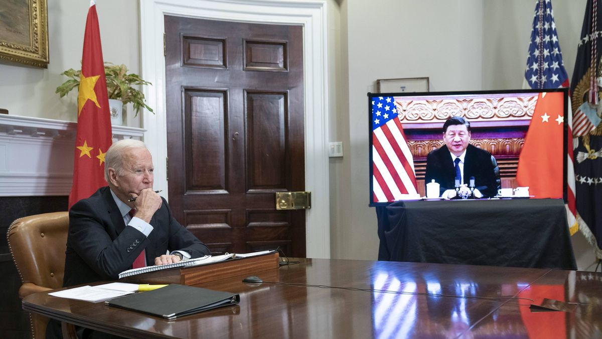 Prezydent USA Joe Biden i prezydent Chin Xi Jinping podczas wirtualnego spotkania, 15.11.2021 r.