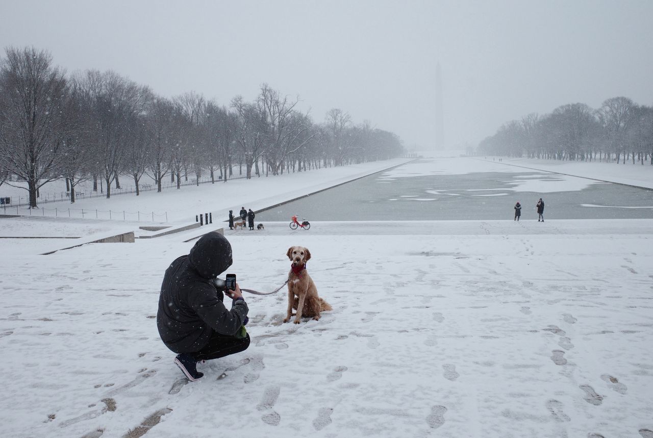 USA. Orlena zbliża się do wschodniego wybrzeża. W Waszyngtonie po raz pierwszy od trzech lat spadł śnieg