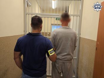 Racibórz: Zwabił nieletnią do toalety i ją wykorzystał. 31-latek skazany na pięć lat więzienia
