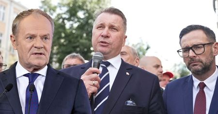 Tłumy pod prokuraturą. Czarnek i Obajtek ostro o rządzie Tuska