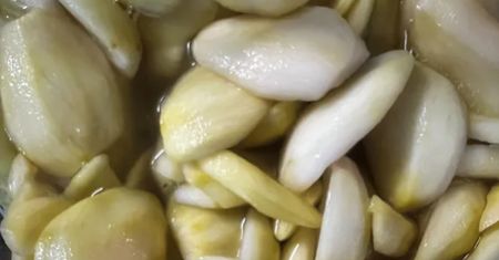 Pożywka dla raka. Wyniszcza żołądek i jelita