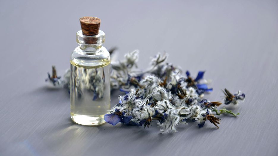 flakon naturalnych perfum
