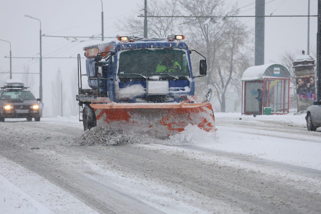 Lublin: Poszło prawie poł tysiąca ton soli. Podsumowanie weekendowego odśnieżania miasta