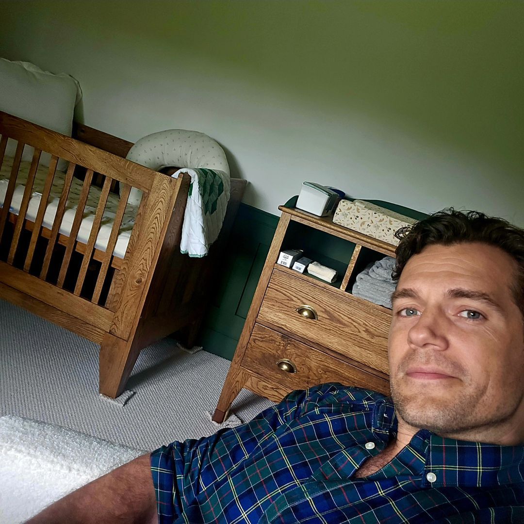 Henry Cavill pokazał zdjęcie łóżeczka.