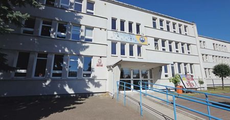 Akcja policji w Zespole Szkół Zawodowych w Gostyniu. Chodziło o mail z groźbami