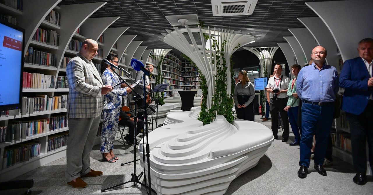 Metroteka, czyli biblioteka w metrze wreszcie gotowa. Byliśmy na uroczystym otwarciu. Kiedy będzie udostępniona dla czytelników?