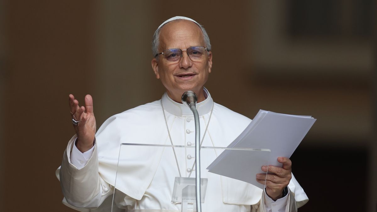 CASTEL GANDOLFO, ROMA, ITALY - 2025/08/17: Pope Leo XIV recites the Angelus and gives his blessing to the faithful at the gates of the Apostolic Palace. The Pope is spending a short vacation at Villa Barberini in Castel Gandolfo before returning to the Vatican. (Photo by Marco Iacobucci/SOPA Images/LightRocket via Getty Images)