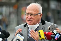 Maseczki też na zewnątrz? Prof. Simon o zakazach