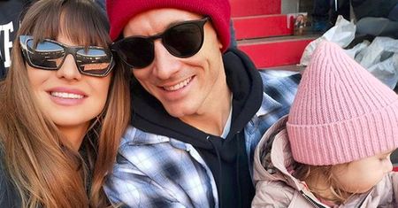 Dzień Kobiet. Robert Lewandowski składa najlepsze życzenia w towarzystwie Ani i Klary: "Moje dziewczyny"