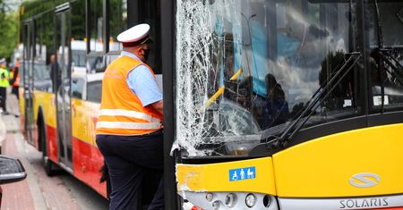 Warszawa. Kierowcy autobusów pod wpływem narkotyków. "By nie paść na pysk"
