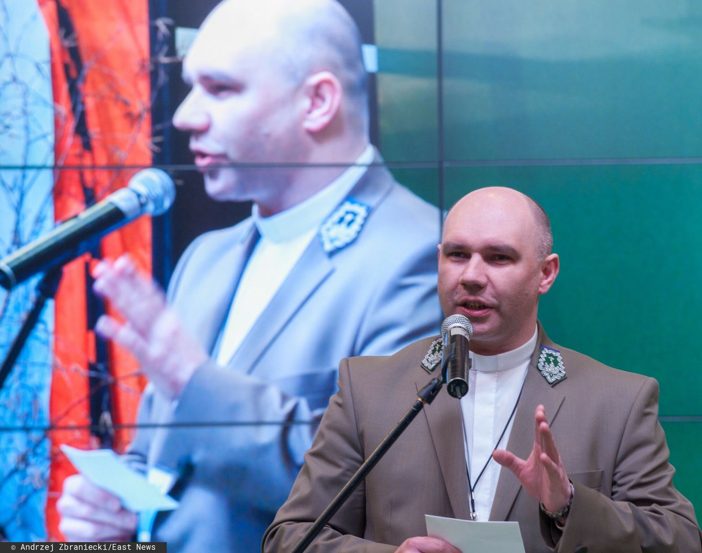 Lasy Państwowe: ziemia i setki tysięcy złotych dla fundacji księdza