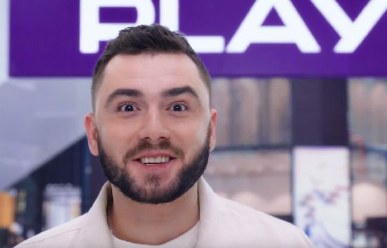 Kamil Bednarek reklamuje loterię w Play na Kartę (wideo)