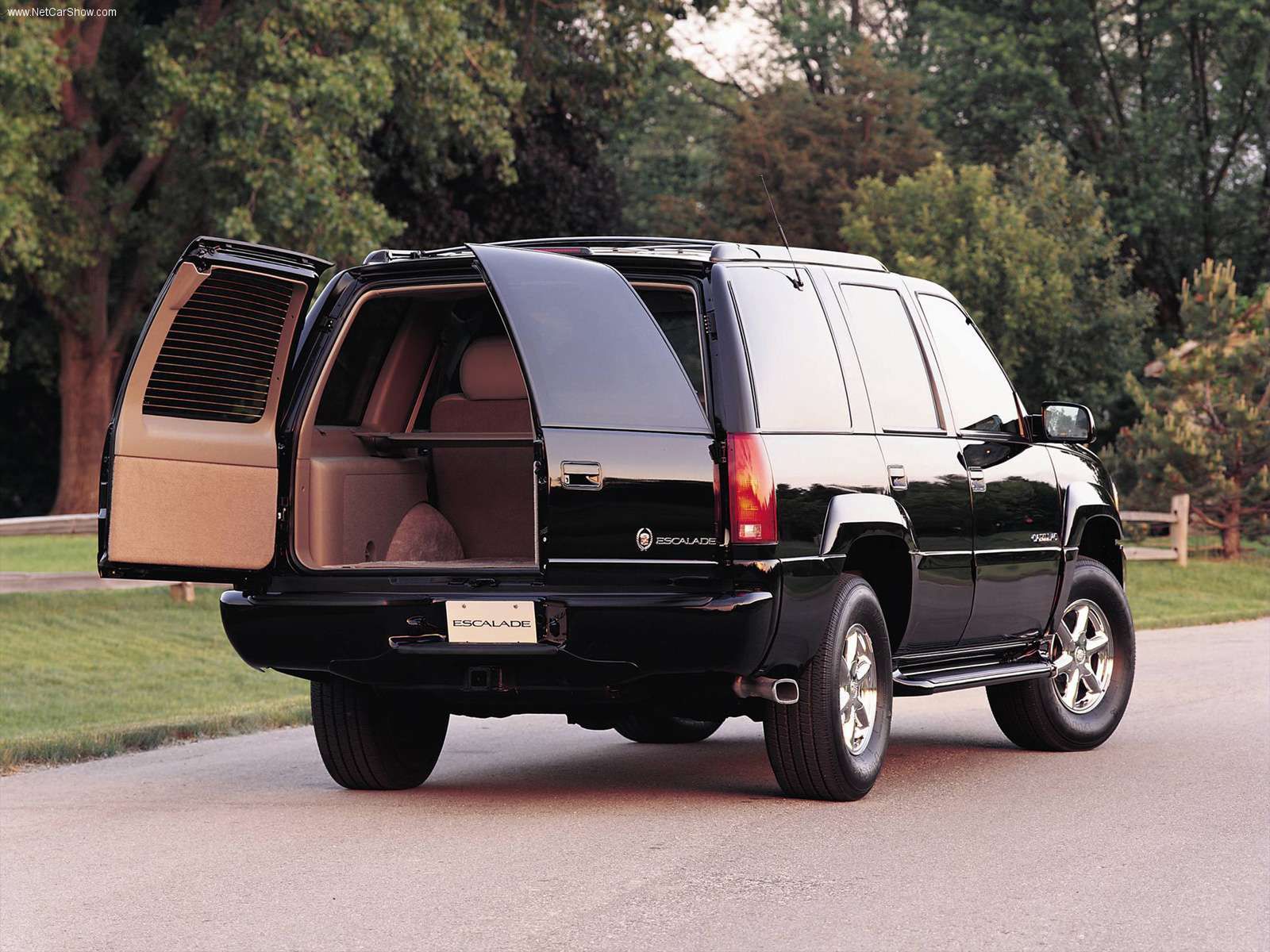 Cadillac Escalade 10