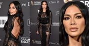 Nicole Scherzinger niczym figura woskowa mizdrzy się przed obiektywami aparatów
