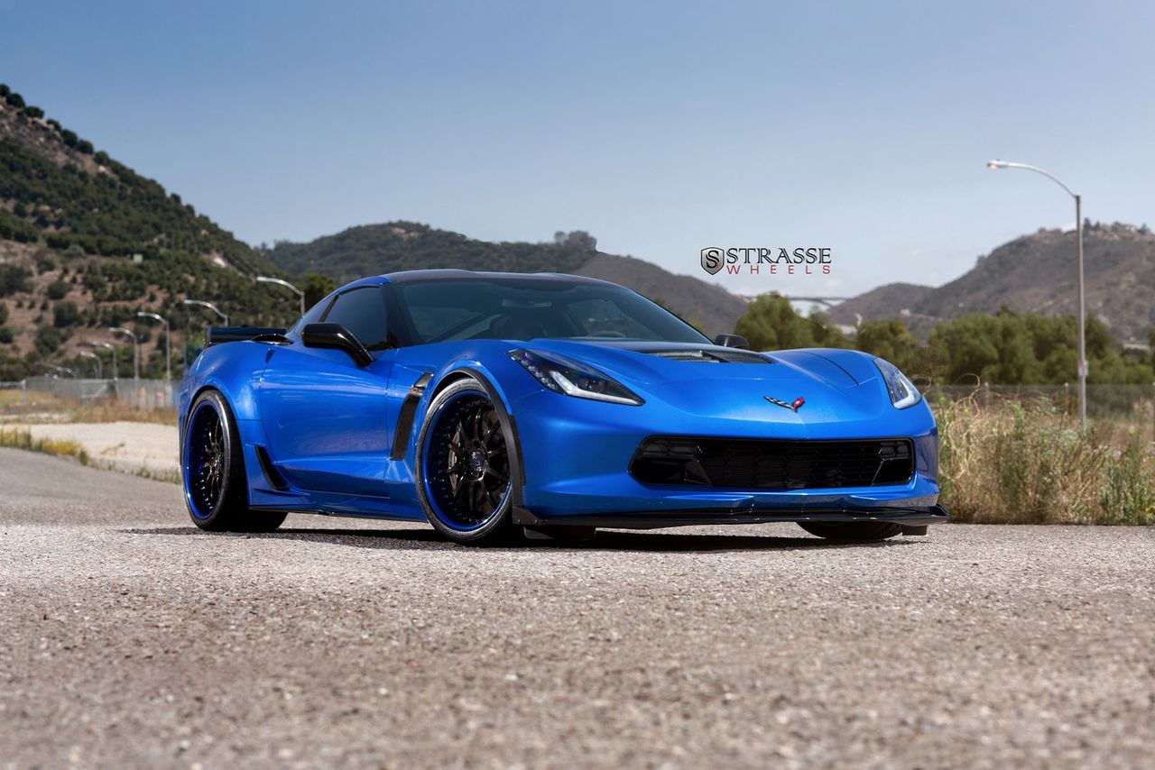 Corvette C7 Z06 Laguna Blue - agresja w chłodnych barwach