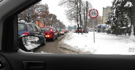 Nakupowali paliwa, teraz mogą mieć problem. Mandat to 3 tys. zł
