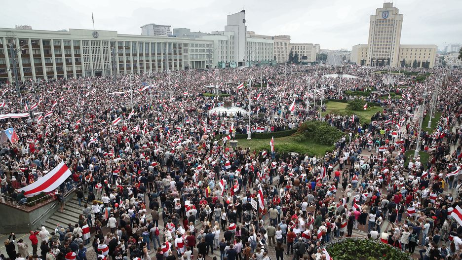 Białoruś. Dziesiątki tysięcy ludzi na ulicach Mińska