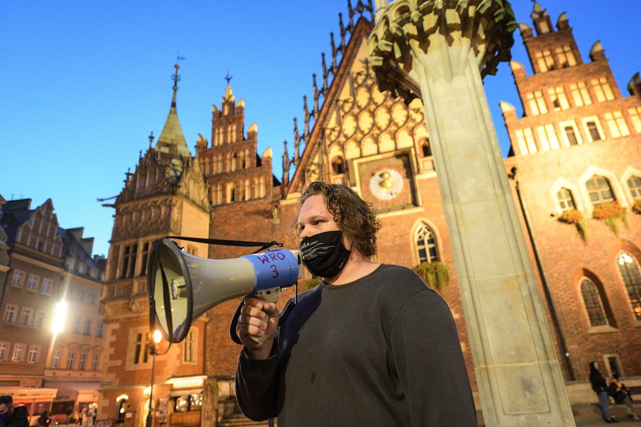 Franek Broda zabiera głos. Siostrzeniec premiera o adopcji dzieci przez homoseksualistów