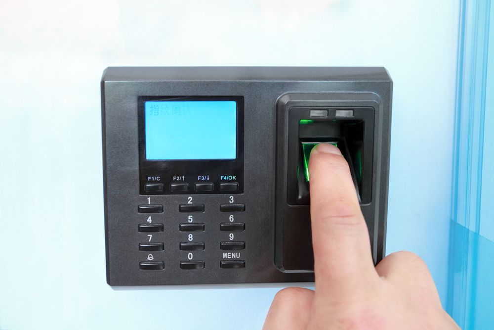 Zdjęcie fingerprint pochodzi z serwisu Shutterstock