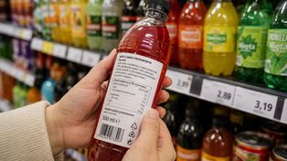 Napoje pod lupą inspekcji. Etykiety obiecują więcej niż skład