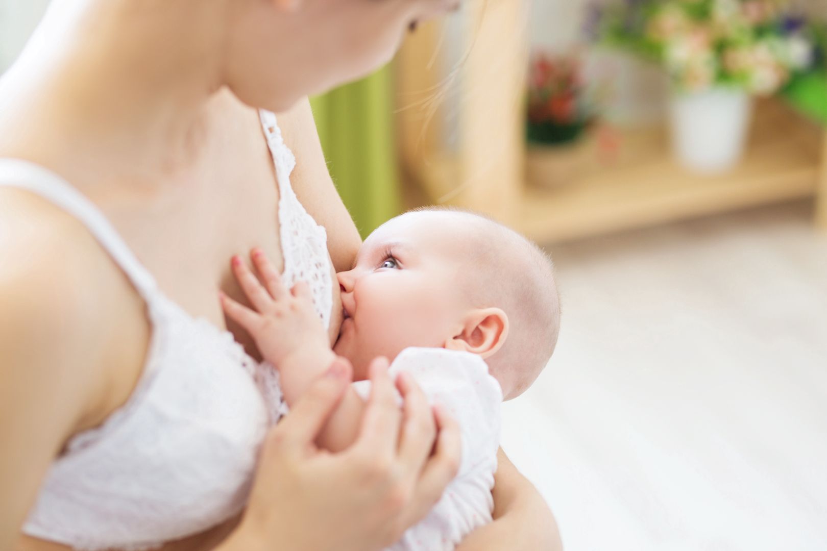 Jak łagodnie odstawić dziecko od piersi? Podpowiadamy