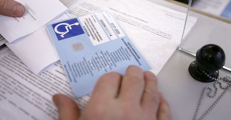 Z "kolekcjonerską" kartą do strefy czystego transportu. Luka w nowych przepisach