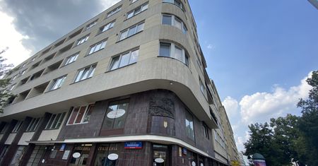 Warszawa. Czekoladowy bohater stolicy. Słodkie imperium w serialu telewizyjnym