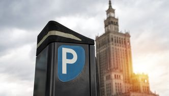 Warszawa dyskryminuje osoby chcące zapłacić za parking gotówką? Jest reakcja RPO