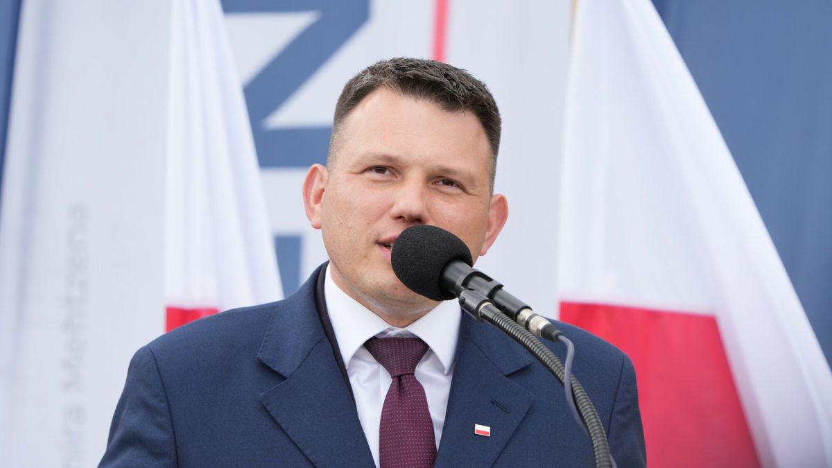 S?awomir Mentzen w Nowym S?czu
16.05.2025 Nowy Sacz Wizyta kandydata na prezydenta Konfederacji Slawomira Mentzena Fot. Damian Radziak/REPORTER
N/z: Slawomir Mentzen
Damian Radziak/REPORTER