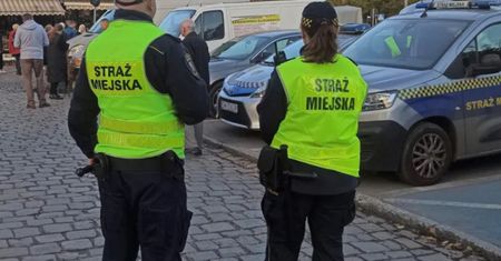 Będą przymykali oko na znak. Proboszcz prosi, komendant zleca