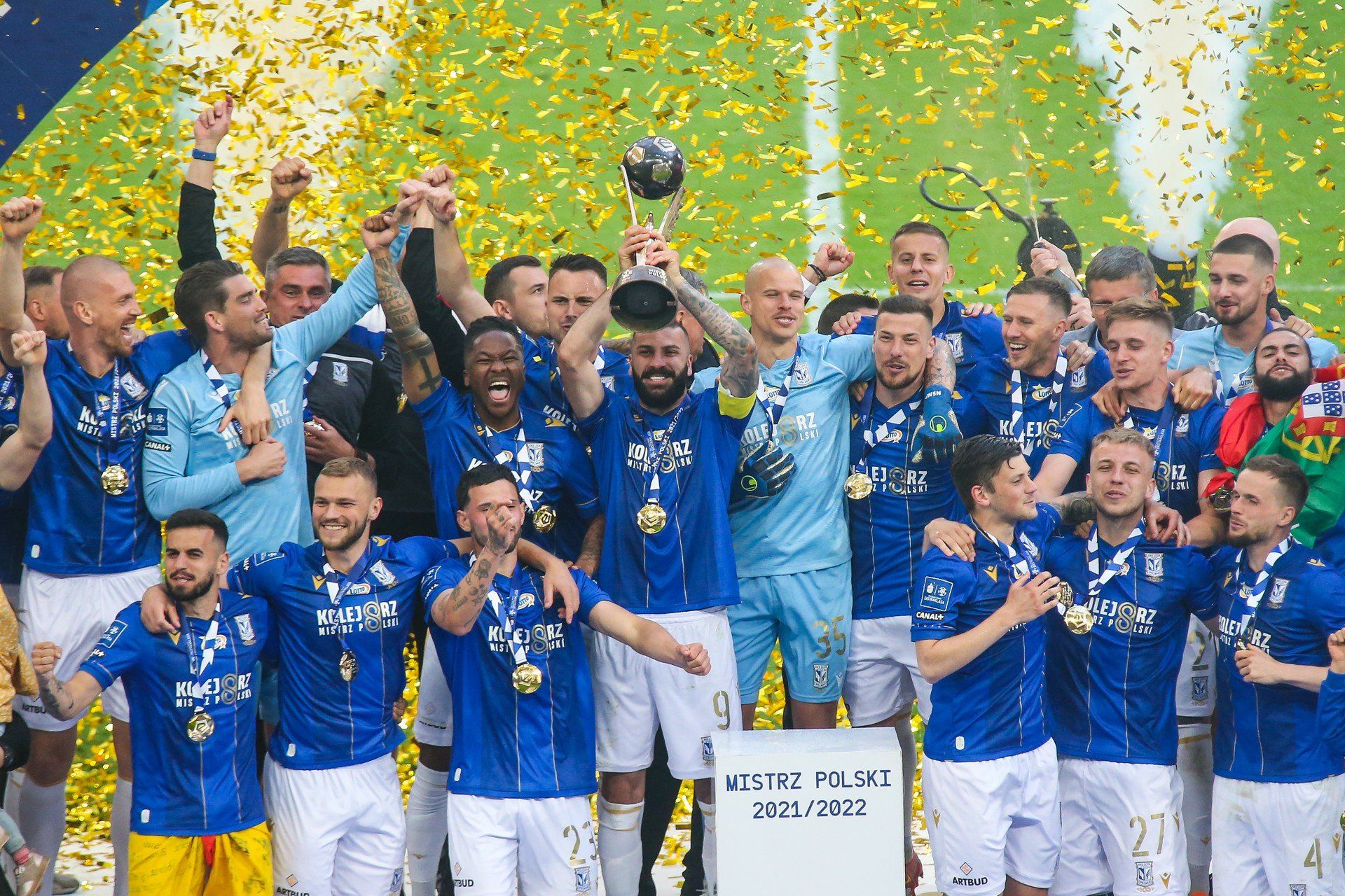 LECH POZNAN - ZAGLEBIE LUBIN , MISTRZOSTWO POLSKI , MISTRZ POLSKI