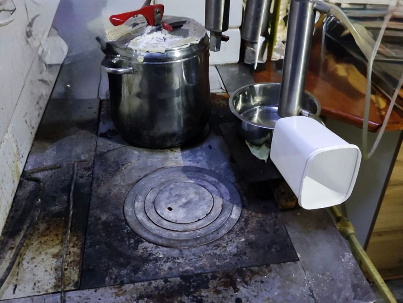 Augustów: 39-latek produkował w domu bimber. Może trafić do więzienia