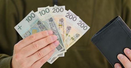 Żyją od wypłaty do wypłaty. Wskazano dwa pokolenia. Oto roczniki