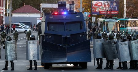 Białoruś. Brutalne zatrzymania po akcji służb. Są ranni