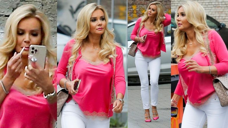 Monika Chwajoł przemierza warszawską Pragę w biało-różowej stylizacji