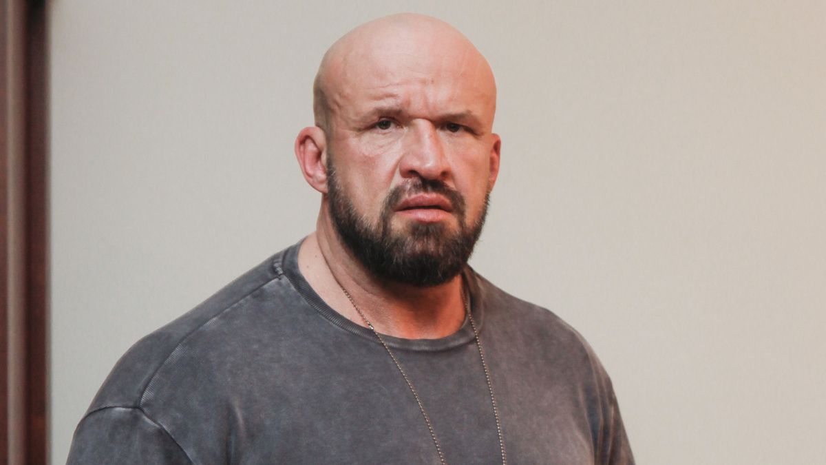 Tomasz Oświeciński zoperował opadające powieki