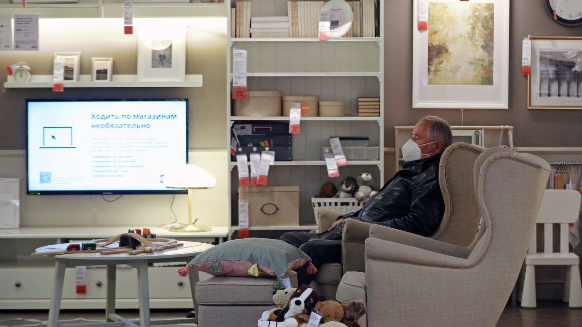 Ikea nie żałuje wydania komunikatu, w którym odmawia obsługi klientom bez maseczek (Photo by Mikhail Tereshchenko\TASS via Getty Images)