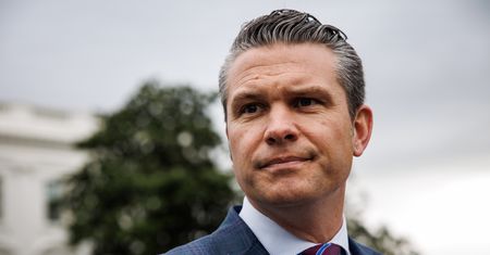 Hegseth pozostanie w Pentagonie. "Prezydent mocno popiera"