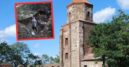 Archeolodzy znaleźli je w Toszku. Od wieków leżały w fosie przy zamku