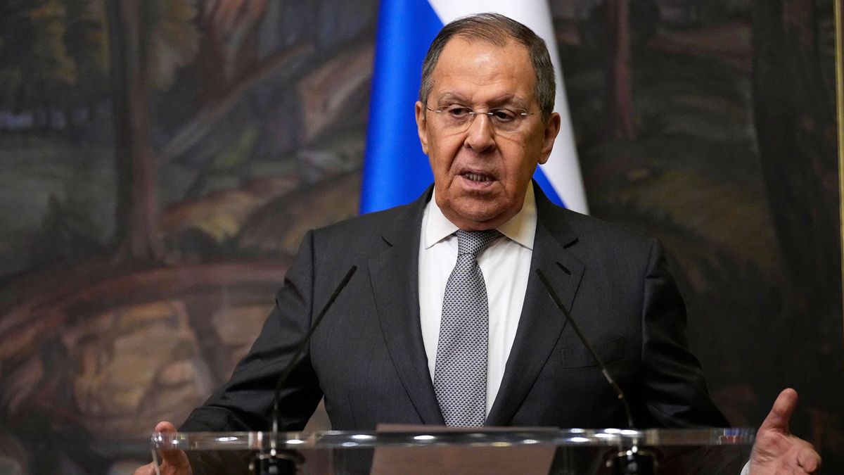 Vietnam's Minister of Foreign Affairs Bui Thanh Son official visits Russia
epa12004866 Russian Foreign Minister Sergei Lavrov speaks during a joint news conference with the Vietnamese foreign minister following their meeting in Moscow, Russia, 02 April 2025. The foreign minister of Vietnam is on a two days official visit to Russia.  EPA/ALEXANDER ZEMLIANICHENKO / POOL 
Dostawca: PAP/EPA.
ALEXANDER ZEMLIANICHENKO / POOL
visit, meeting, officials, politics, ministers, Socialist Republic of Vietnam, presser