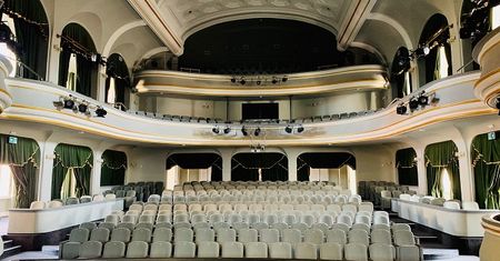 Pierwszy teatr na ziemiach odzyskanych. Znajdziemy go w stolicy Karkonoszy