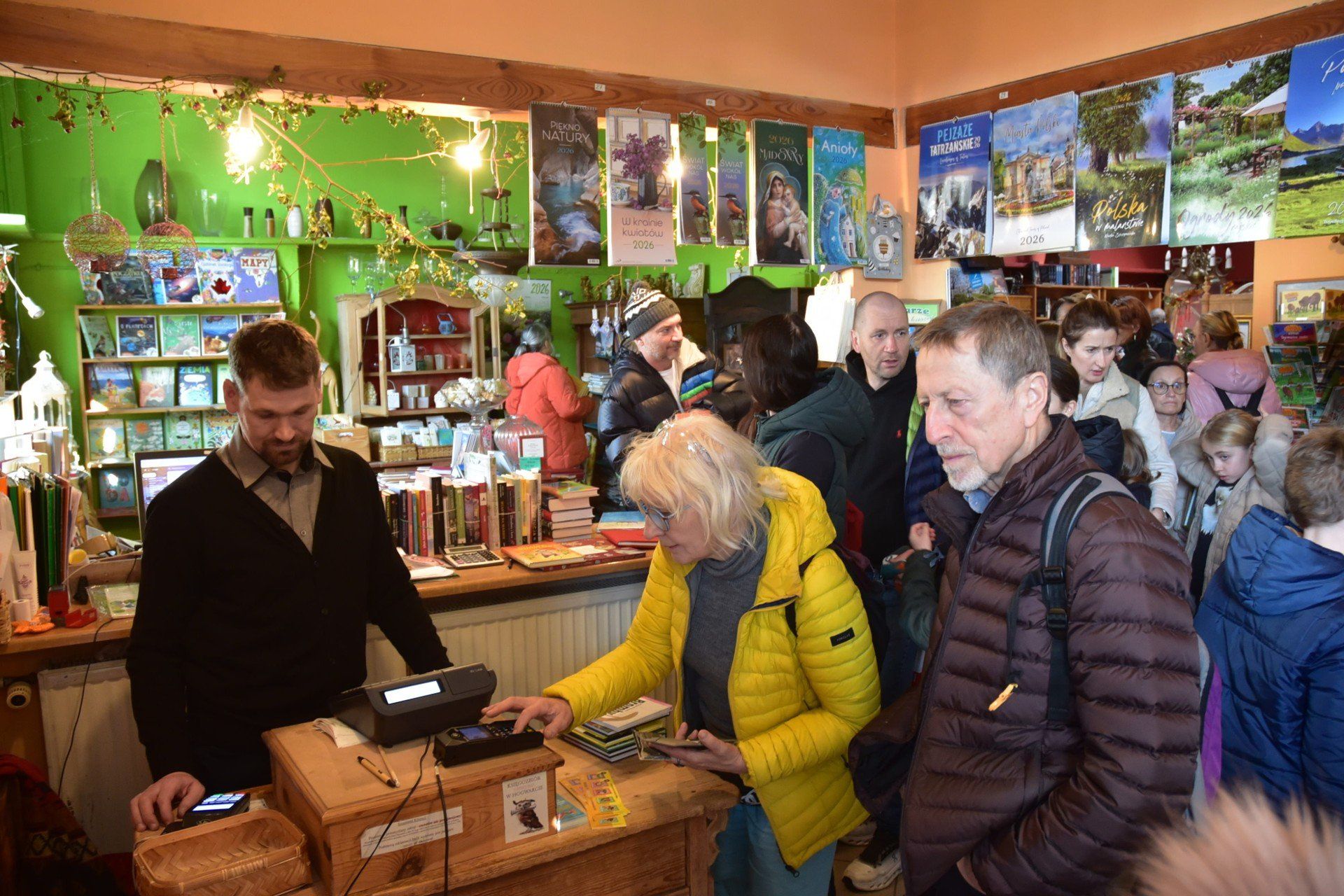 Poznańska księgarnia &#34;z Bajki&#34; żegna się z czytelnikami po 34 latach