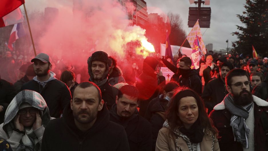 Macron mówi o "nieobywatelach". Protesty we Francji 
