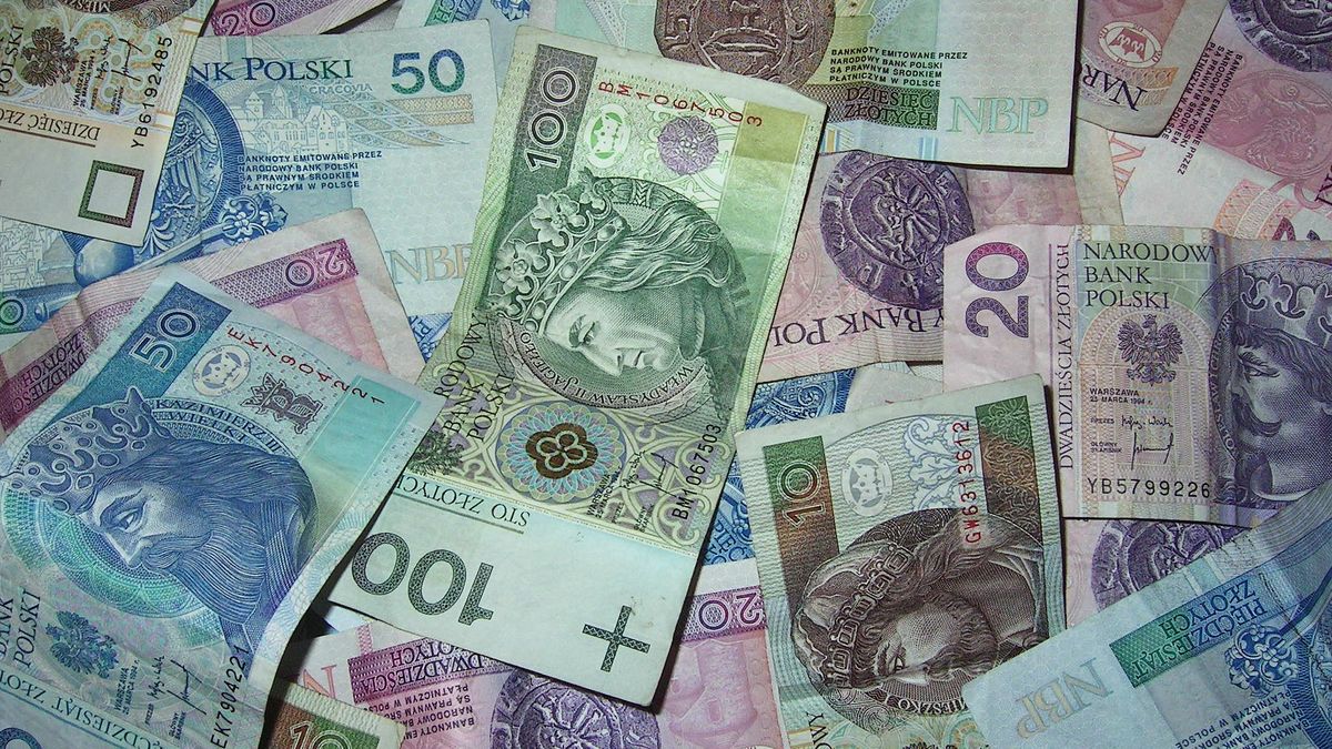 Jak długo koronawirus może przetrwać na banknotach?